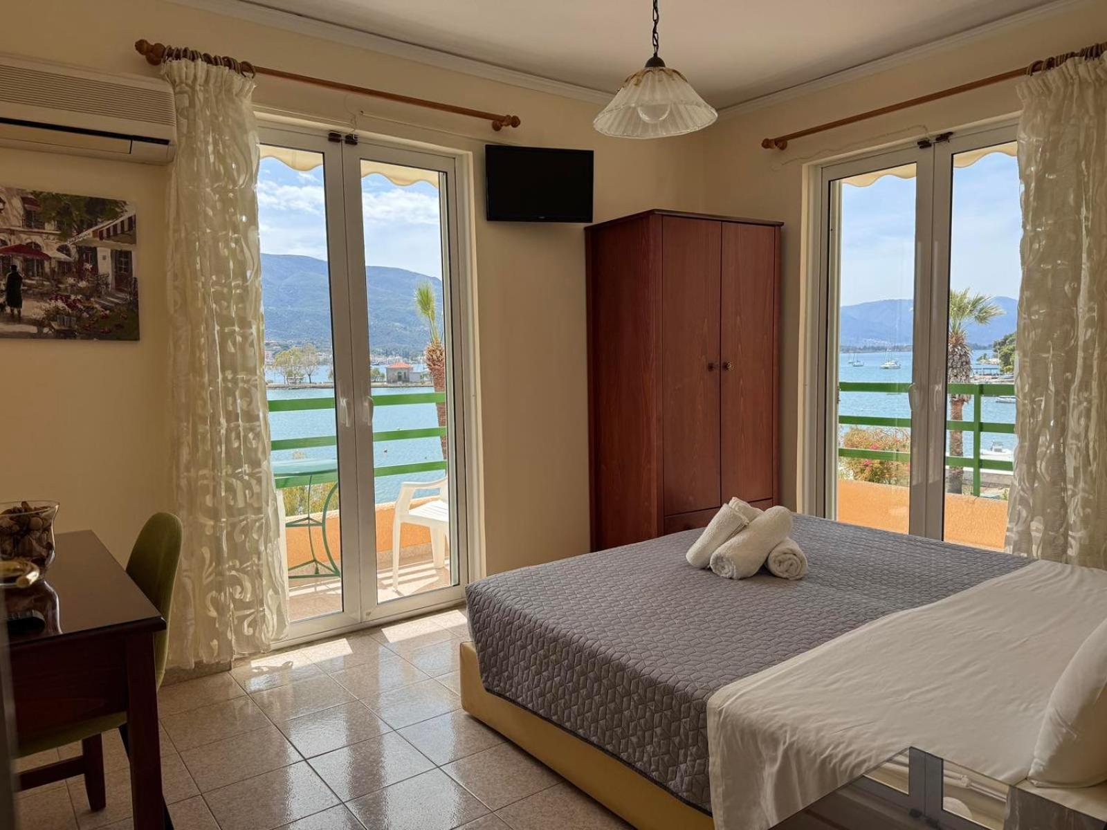 Matrona Apartments Poros Town Esterno foto