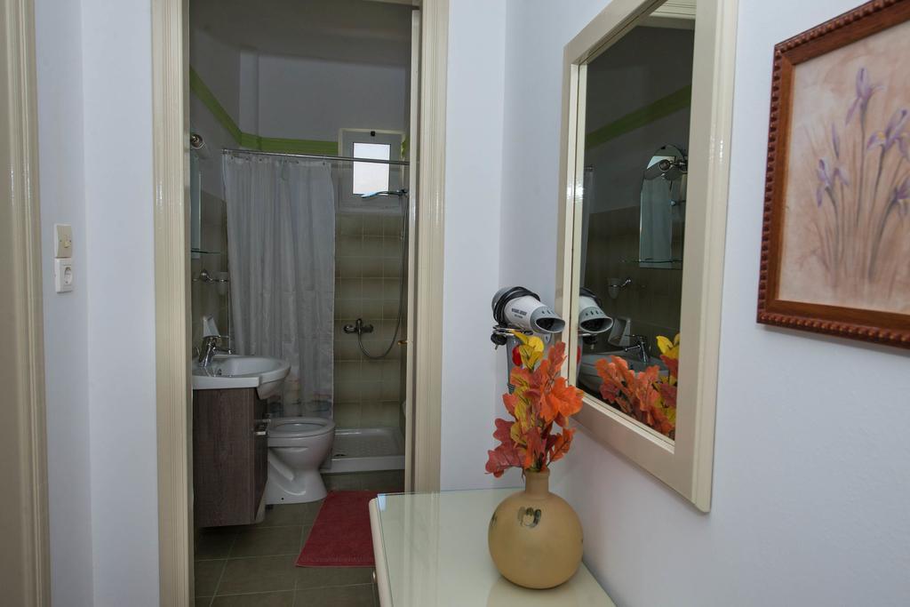 Matrona Apartments Poros Town Esterno foto