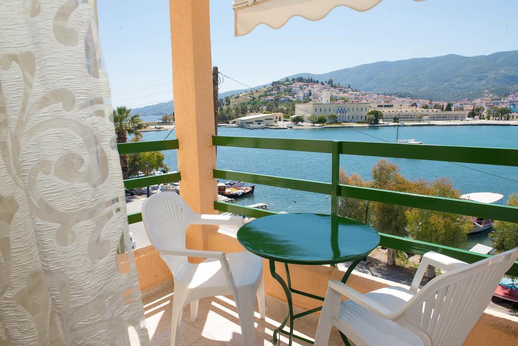 Matrona Apartments Poros Town Esterno foto