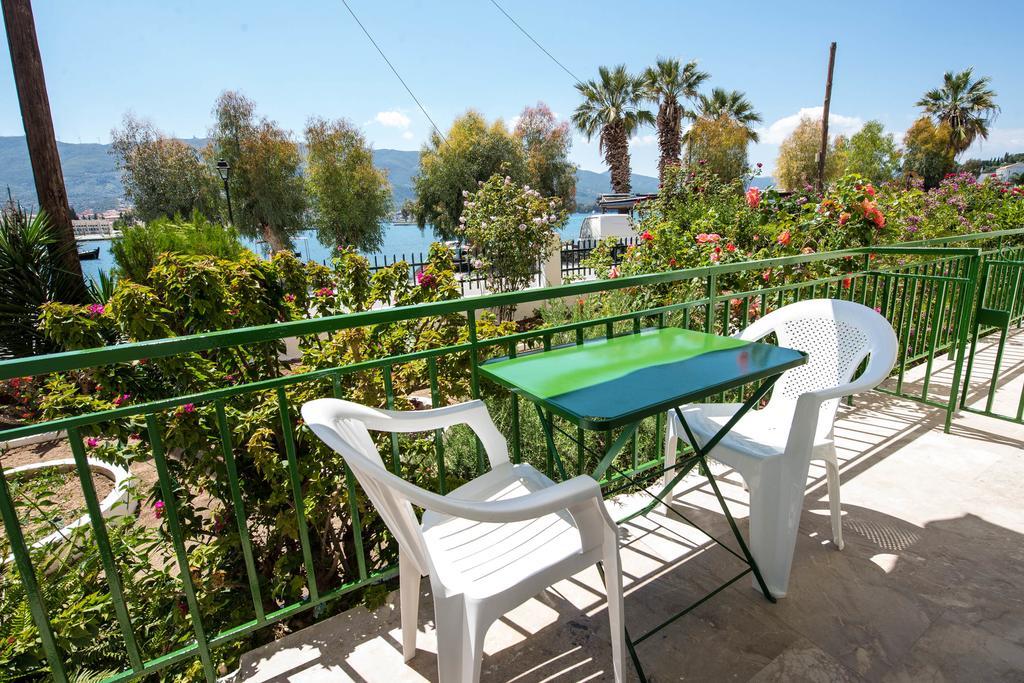 Matrona Apartments Poros Town Esterno foto