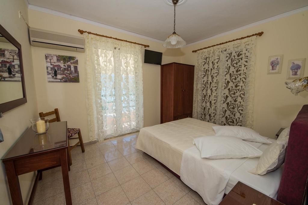 Matrona Apartments Poros Town Esterno foto